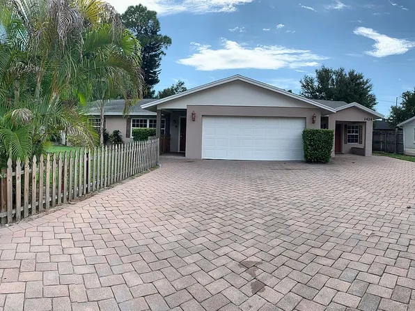 2424 Whippoorwill Cir, Sarasota, FL 34231