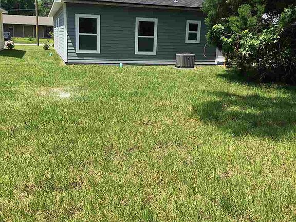 5th image of 215 W Vivian Dr