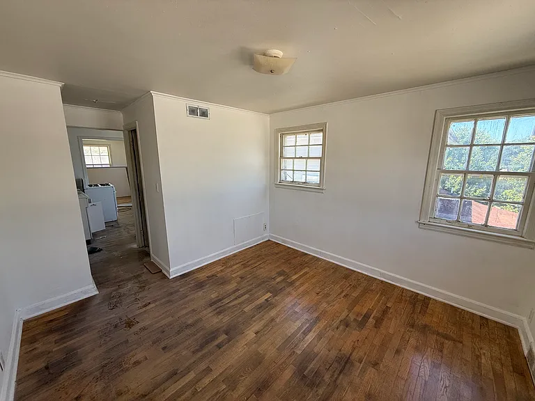 913 Webster St #913 — Photo 2