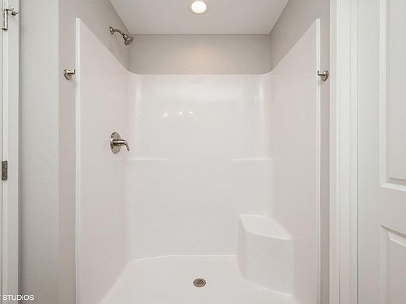 3rd image of 2863 Rookwood Ln Unit 2