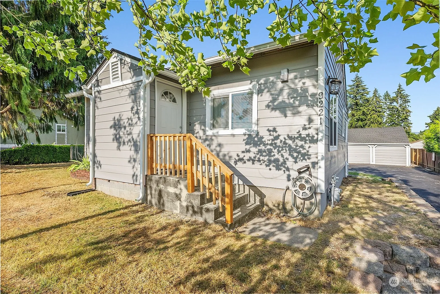 9221 S Park Avenue photo 1