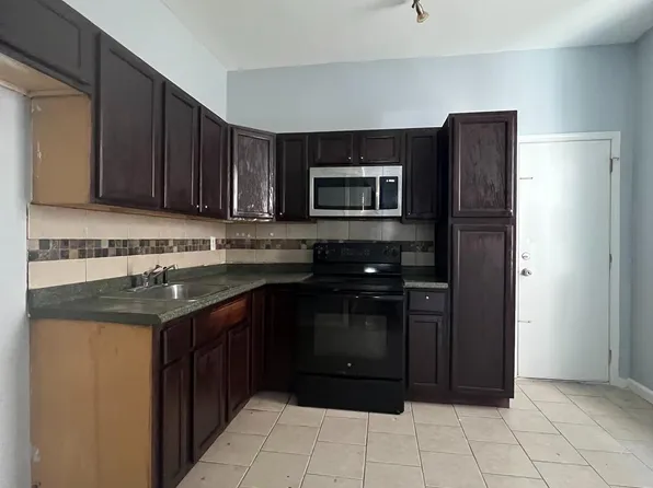 1323 N 28th St, Philadelphia, PA 19121