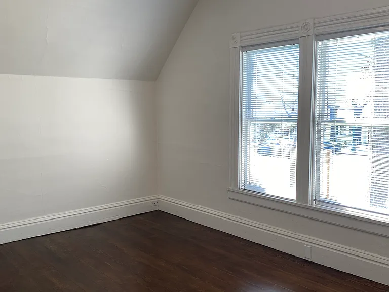 578 Broadway — Photo 13