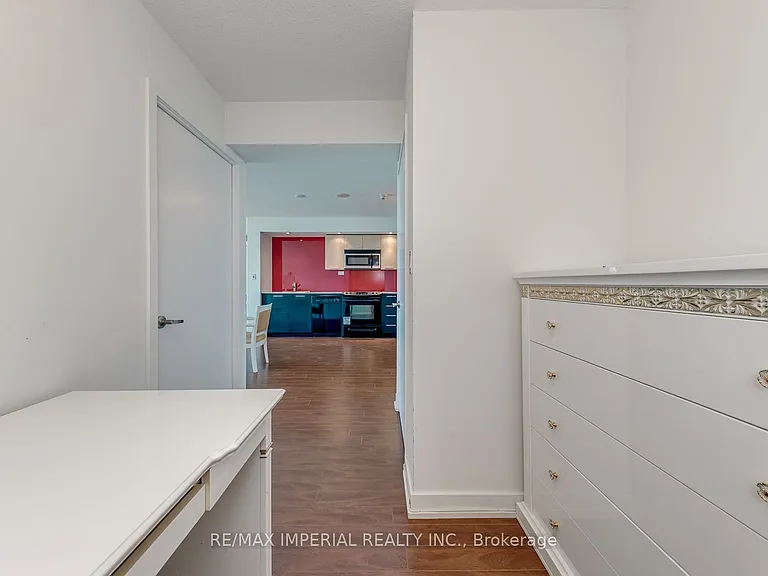 25 Capreol Ct #2510 — Photo 27