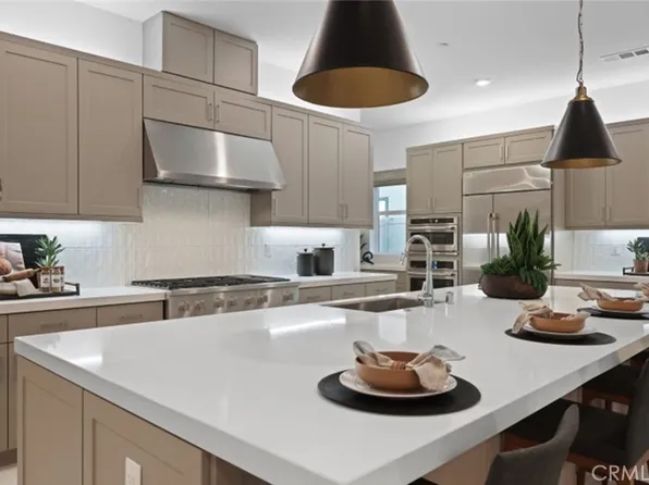 29358 Via Diamante, Valencia, CA 91354
