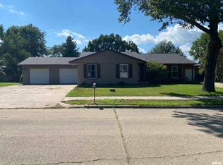 708/710 N 15th Ave, Canton, IL 61520