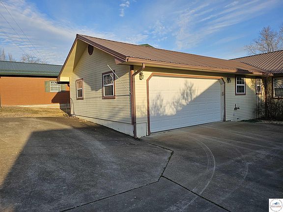 5th image of 162 Silent Springs Rd