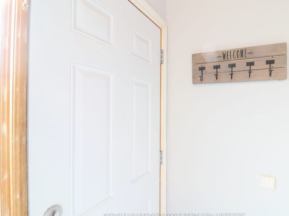 2 Carleton Pl Unit 2, Brampton, ON L6T 3Z4