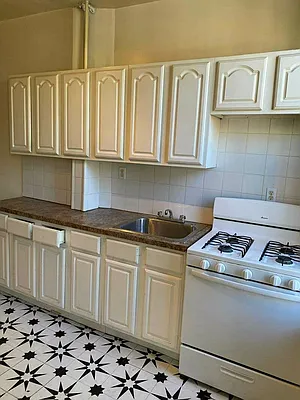 Rented by Hagstrom Management Inc | media 9