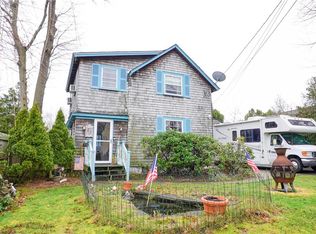 61 Orchard Ave, Barrington, RI 02806