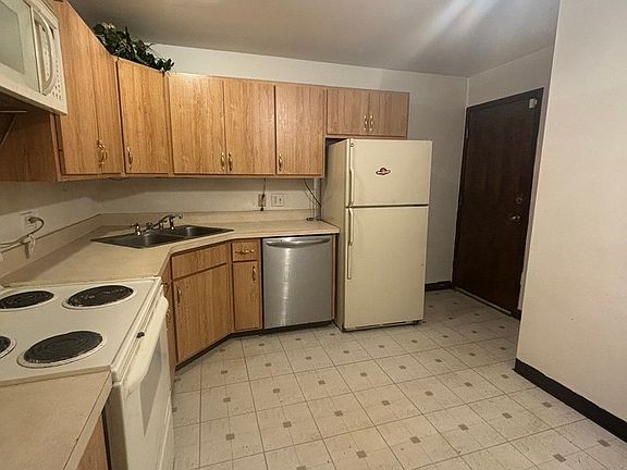 3rd image of 1050 Holbrook Rd #1H