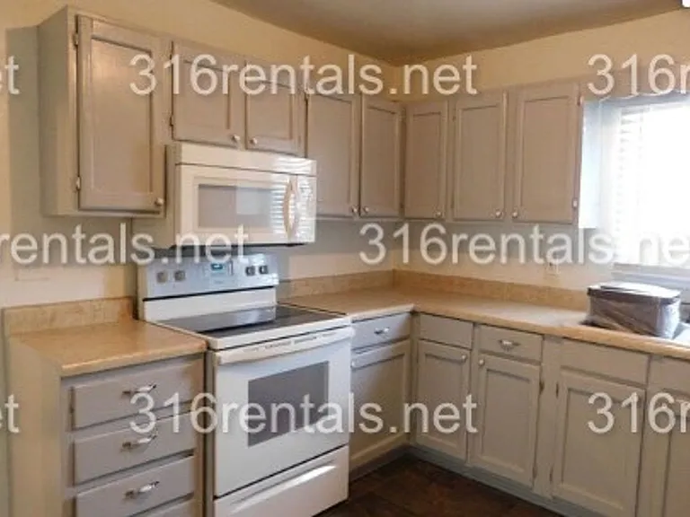621 Osage St — Photo 4