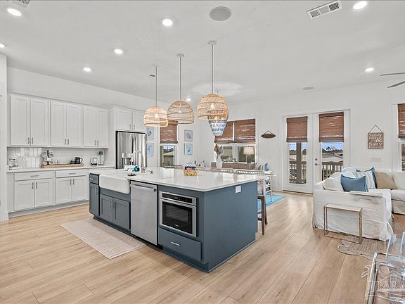 4th image of 216 Clipper Dr