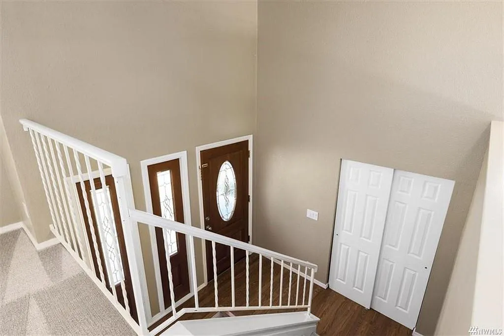 5 bed, 2614 sqft, $3,949 — Photo 3