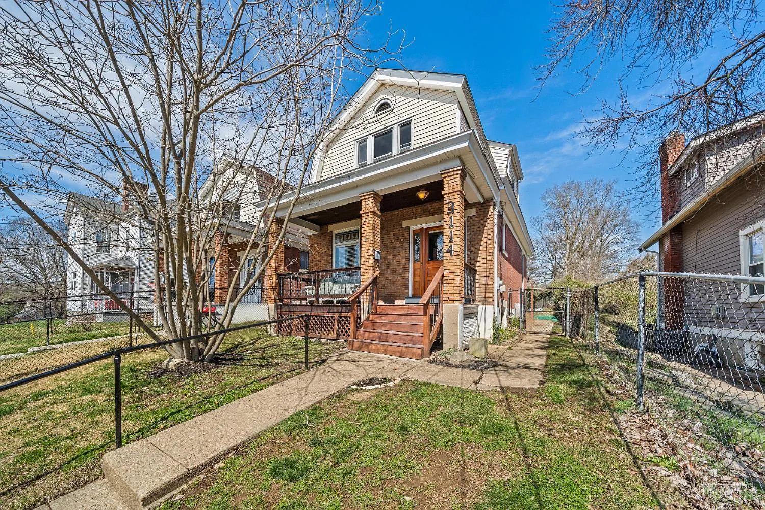 3114 Murdock Ave photo 1