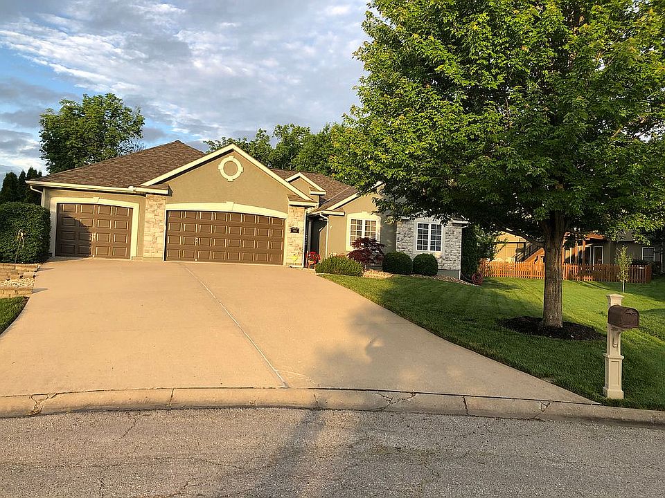 2nd image of 1824 S Davis Ct