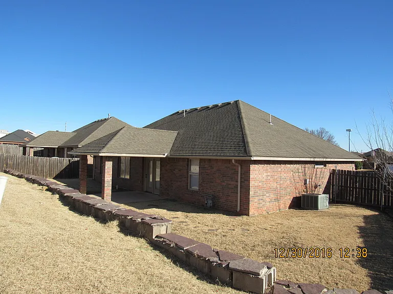 4424 NW Wolf Creek Blvd — Photo 23