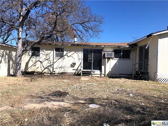 2nd image of 133 W Castleshoals Dr