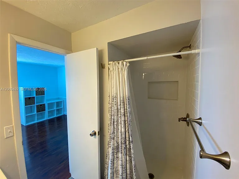 4530 SW 68th Court Cir #6-32 — Photo 12