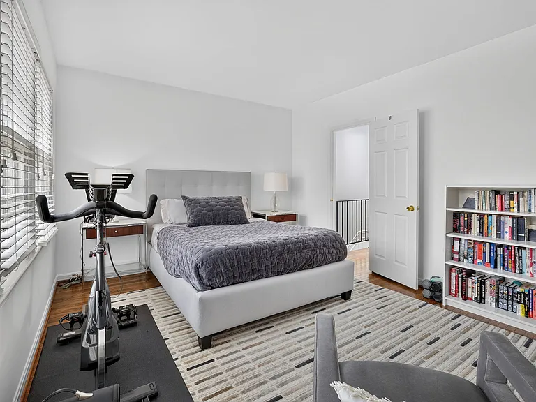 1835 Corcoran St NW #C — Photo 11