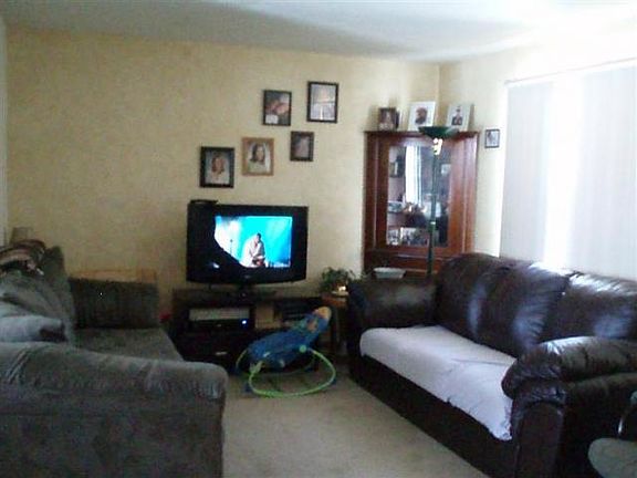 3rd image of 1597 Donna Dr