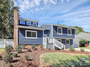 9546 Fairway Ridge Rd, Charlotte, NC 28277