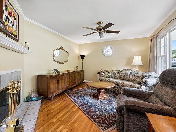 2nd image of 7214 Winchester Dr