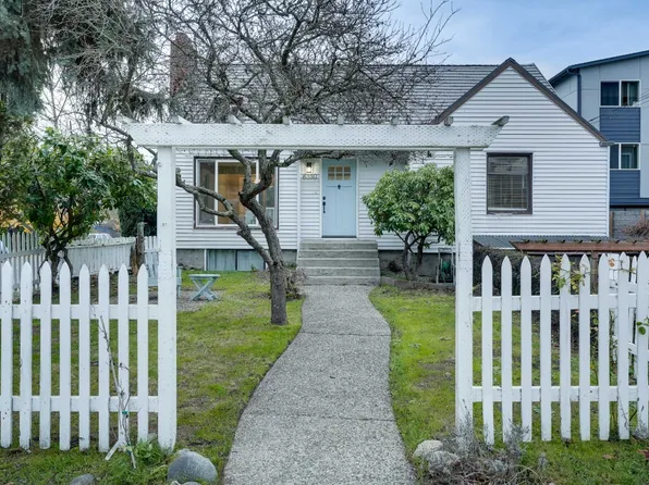 8360 10th Ave NW, Seattle, WA 98117