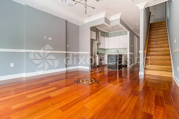 Rented by Dixon Advisory USA Inc. | media 30