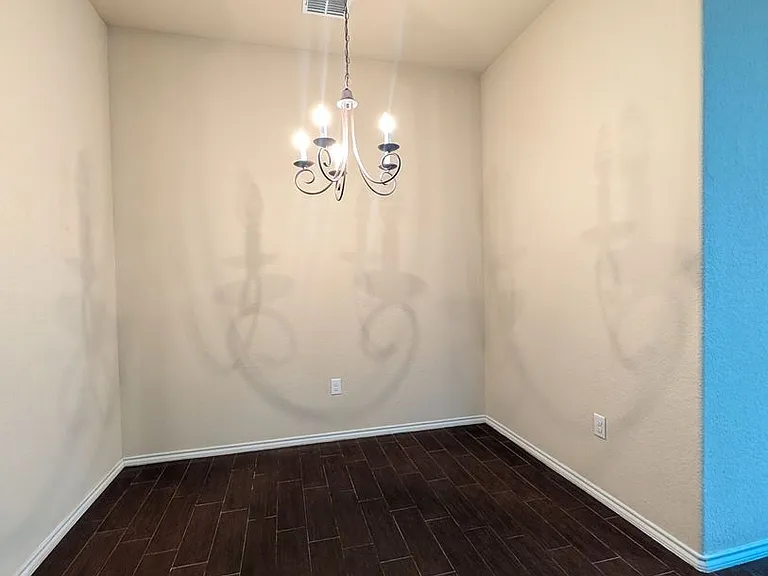 660 Creekside Cir — Photo 16