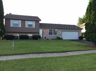 402 E Chippendale Dr, Bartlett, IL 60103