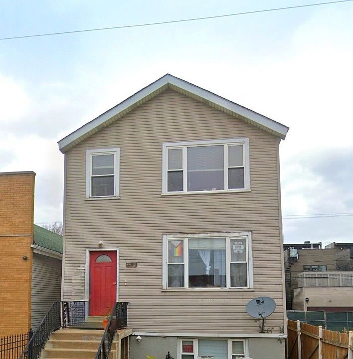1st image of 2220 W Grand Ave #3