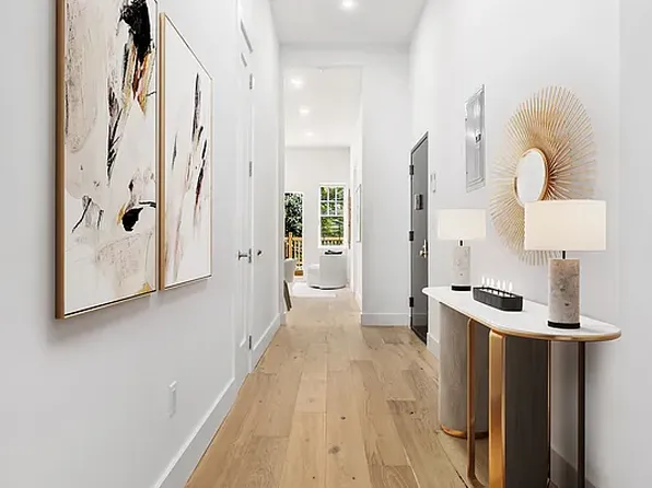 309 Henry Street image 5 of 10