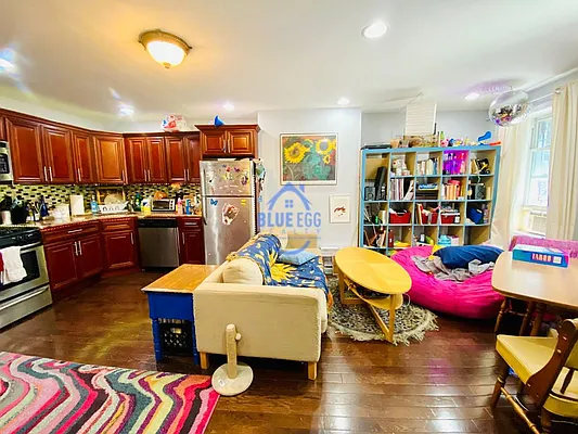 Rented by Blue Egg Realty Corp | media 3