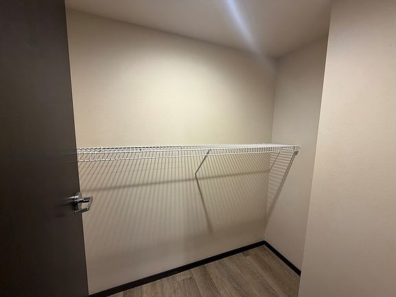 5th image of 822 E Washington Ave #401