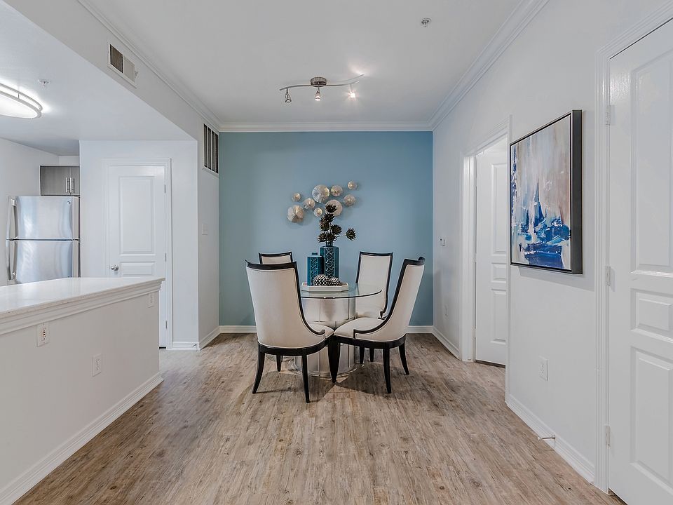 Chic Spaces for Casual or Formal Meals