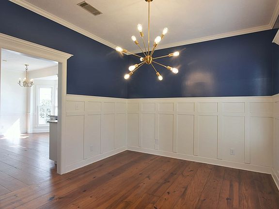 5th image of 3803 Gateway Ave