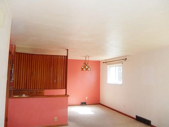 3rd image of 133 Westpoint Dr