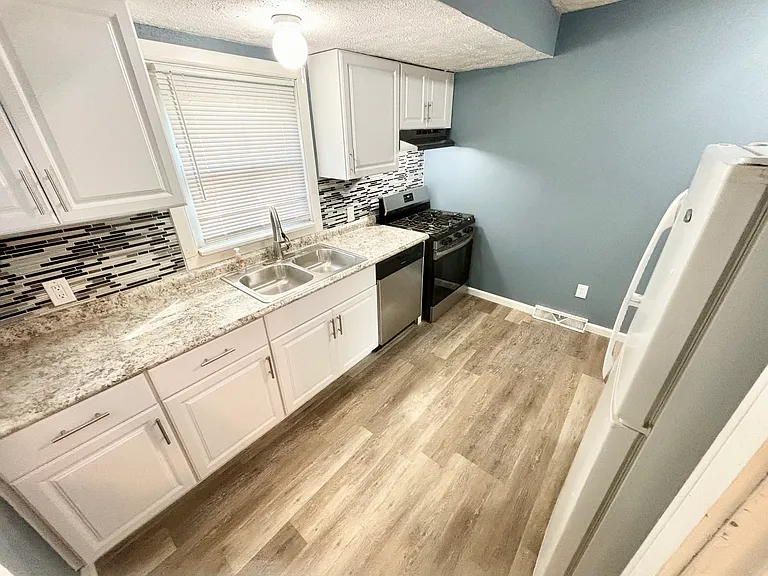 2576 Graham Rd — Photo 8