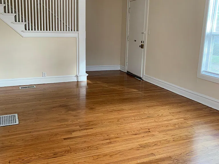 516 Douglas Ave — Photo 5