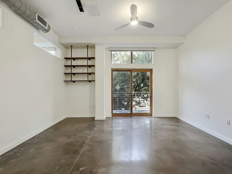 2124 E 6th St #202 — Photo 5