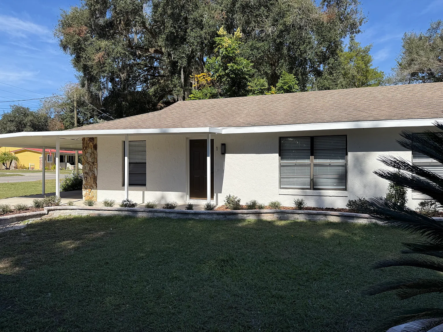 2 bed, 812 sqft, $1,200 — Photo 1