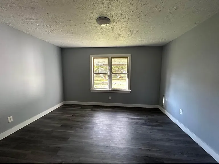 205 N Front St — Photo 5