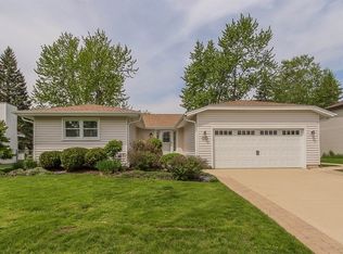 956 Kentucky Ln, Elk Grove Village, IL 60007