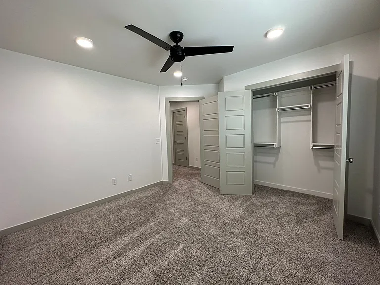 13508 Vinita Dr — Photo 9