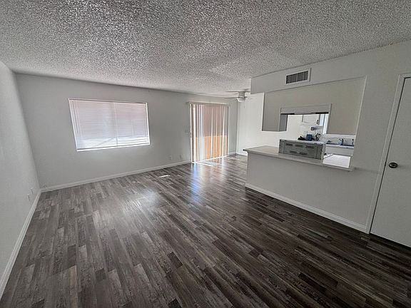 5th image of 5245 Golden Ln #B