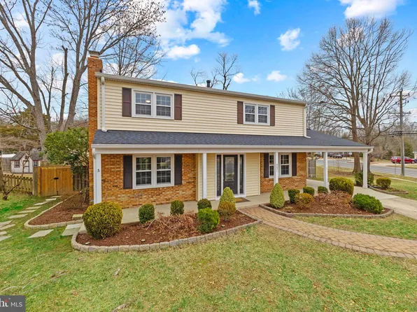 8031 Lynnfield Dr, Alexandria, VA 22306