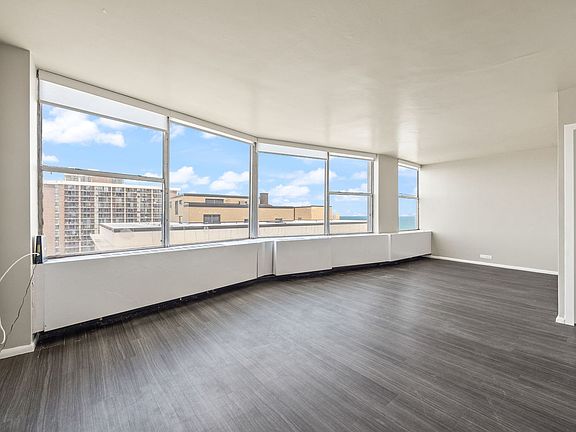 5th image of 5757 N Sheridan Rd APT 20G