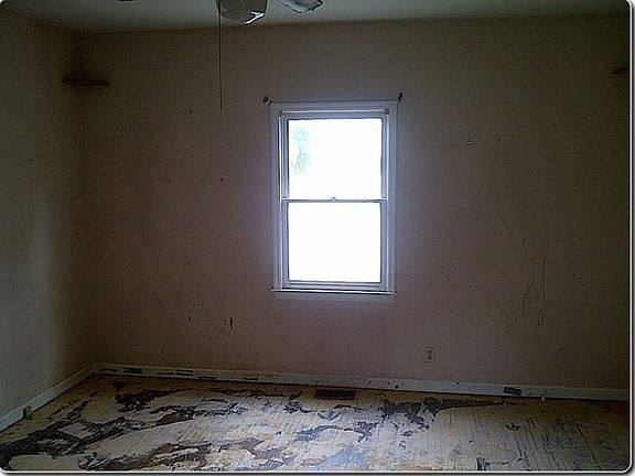 4th image of 917 Noles Dr