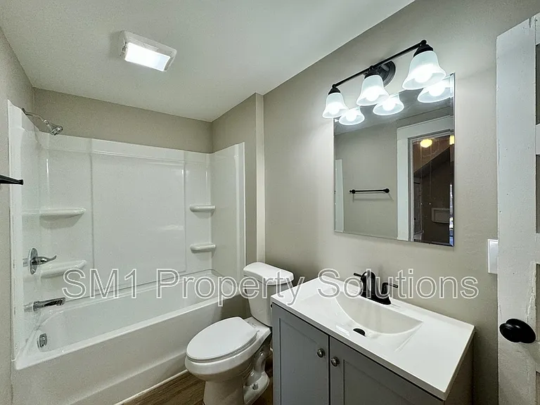 702 Silver Ave #A — Photo 2